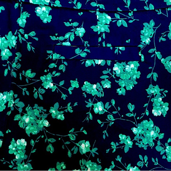 J. Crew NWOT Navy Blue & Green Floral Stretch Zip Up Shorts - Picture 13 of 16